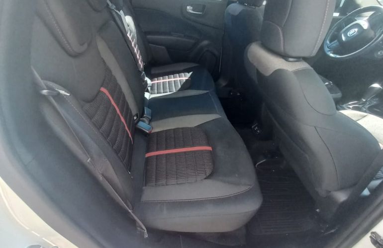 Fiat Toro Freedom 1.8 AT6 4x2 (Flex) - Foto #9
