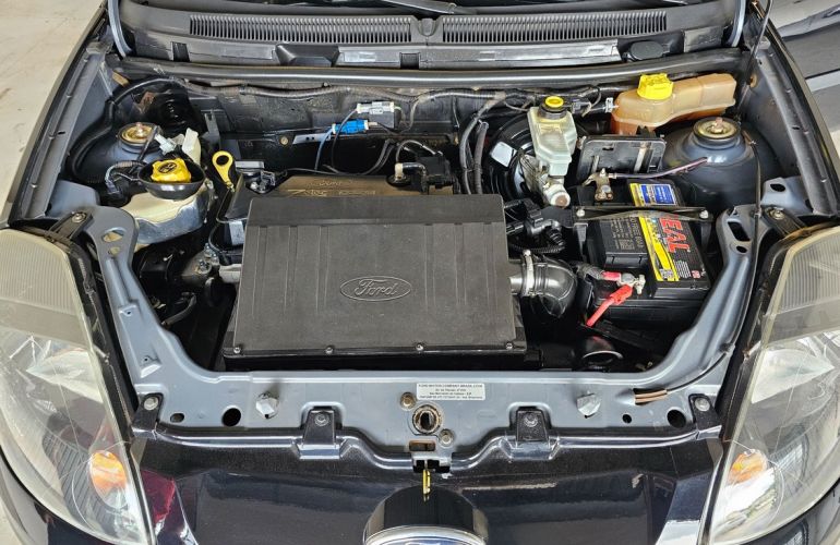 Ford Ka 1.0 MPi 8v - Foto #5