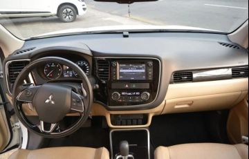 Mitsubishi Outlander 2.2 Mivec Di-d Hpe-s Awd - Foto #4