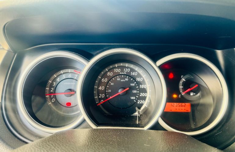 Nissan Tiida S 1.8 (flex) - Foto #10