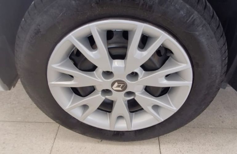 Renault Logan 1.0 Life - Foto #9