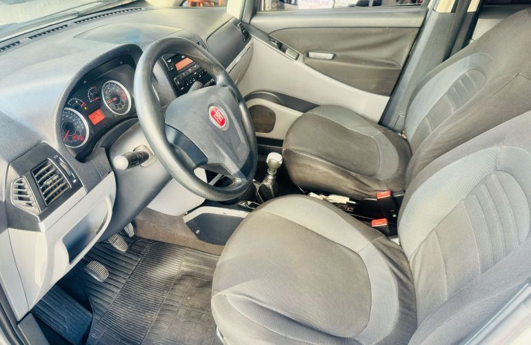 Fiat Idea Essence 1.6 16V E.TorQ (Flex) - Foto #3