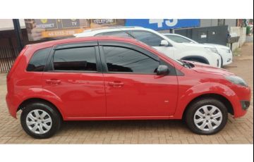Ford Fiesta Hatch 1.0 - Foto #3