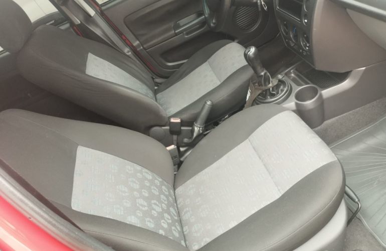 Ford Fiesta Hatch 1.0 - Foto #6
