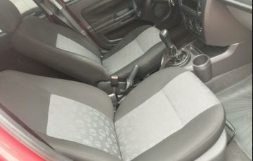 Ford Fiesta Hatch 1.0 - Foto #6