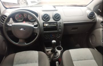 Ford Fiesta Hatch 1.0 - Foto #9