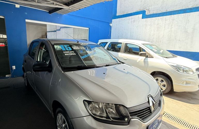 Renault Sandero Authentique 1.0 16V (Flex) - Foto #2