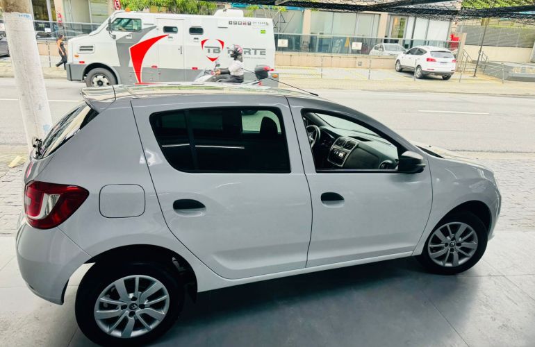 Renault Sandero Authentique 1.0 12V SCe (Flex) - Foto #9