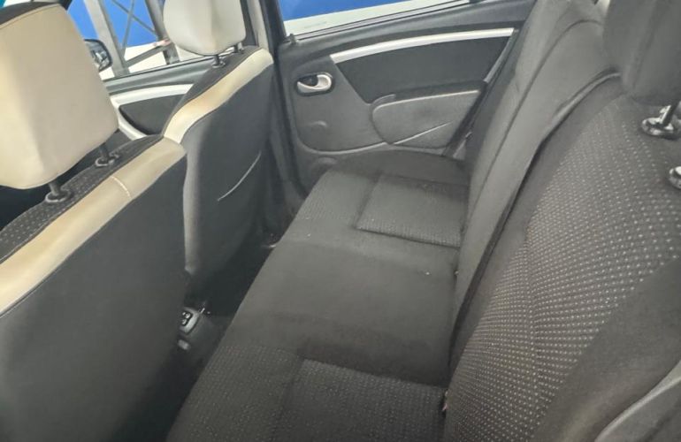 Renault Sandero Stepway 1.6 16V (Flex) - Foto #6