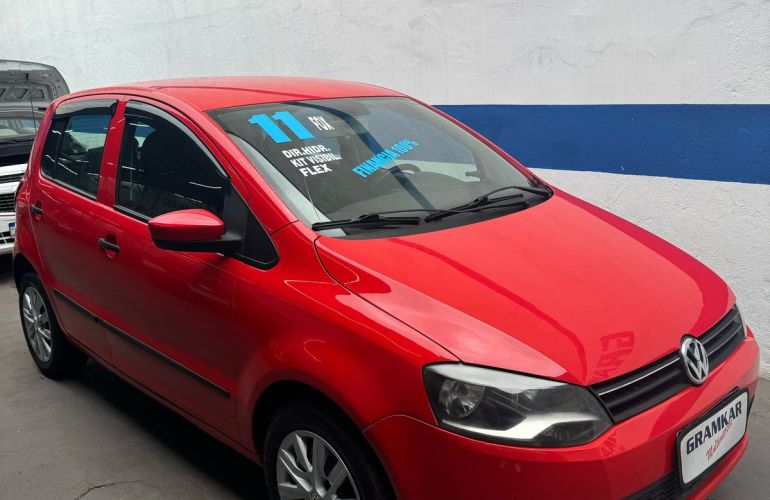 Volkswagen Fox 1.0 8V (Flex) 4p - Foto #2