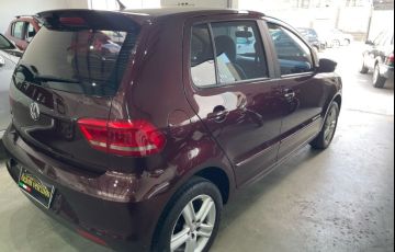 Volkswagen Fox 1.0 MPi Comfortline 12v Flex 4p Manual - Foto #4