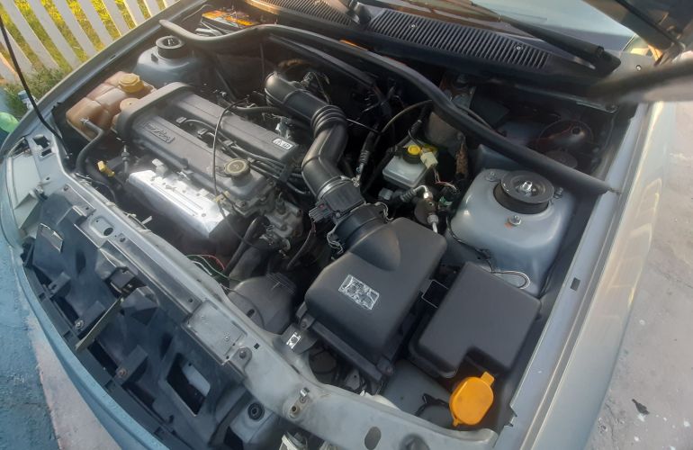 Ford Escort Hatch GL 1.8 MPi 16V 2p