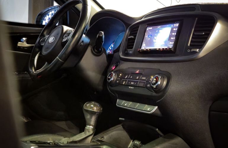 Kia Sorento 3.3 V6 EX 7l - Foto #8