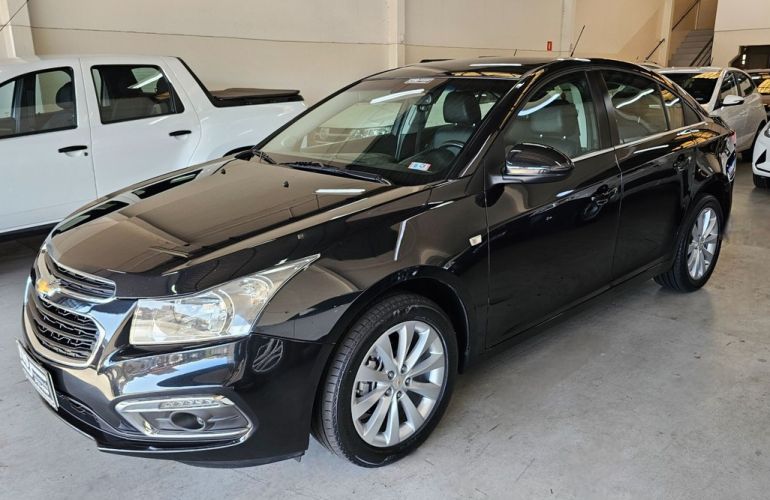 Chevrolet Cruze 1.8 LT 16V Sedan - Foto #2