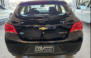 Chevrolet Onix 1.0 MPFi LT 8v - Foto #6