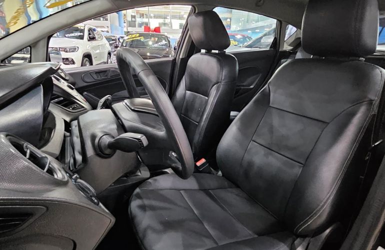 Ford Fiesta 1.5 S Hatch 16v - Foto #2