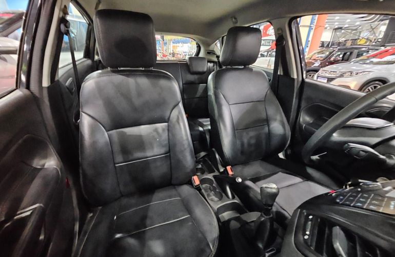Ford Fiesta 1.5 S Hatch 16v - Foto #8
