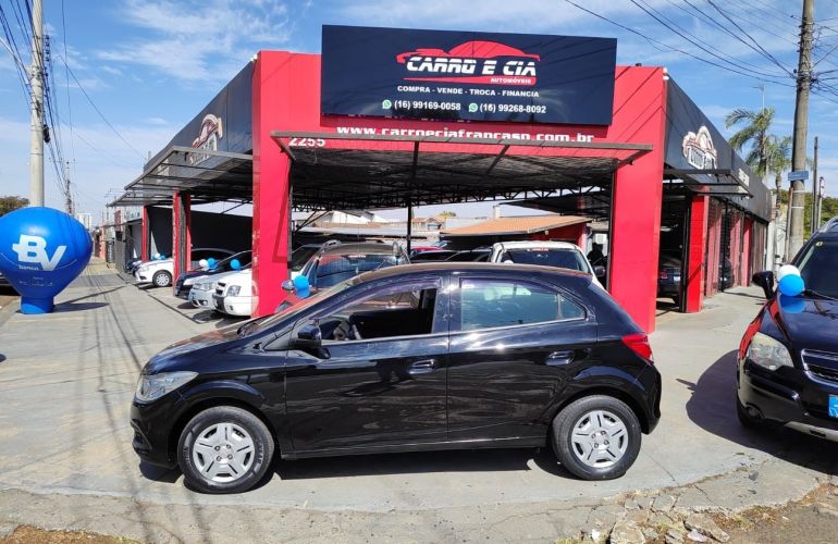 Chevrolet Onix 1.0 MPFi LS 8v - Foto #1