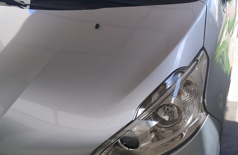 Peugeot 208 1.6 16V Griffe (Flex) (Aut) - Foto #2
