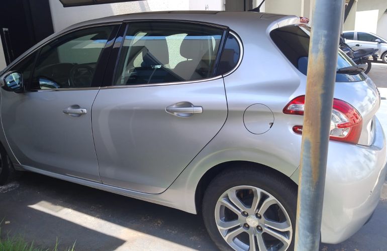 Peugeot 208 1.6 16V Griffe (Flex) (Aut) - Foto #4