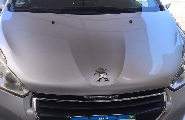 Peugeot 208 1.6 16V Griffe (Flex) (Aut) - Foto #5