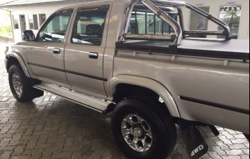 Toyota Hilux SR5 4x4 2.8 (cab. dupla) - Foto #2