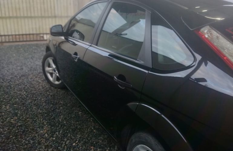 Ford Focus Hatch GLX 1.6 8V (Flex) - Foto #2