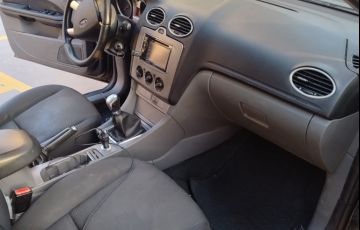 Ford Focus Hatch GL 1.6 16V (Flex) - Foto #4