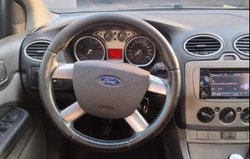 Ford Focus Hatch GL 1.6 16V (Flex) - Foto #8