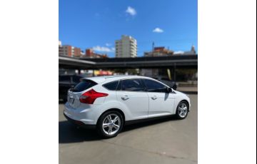 Ford Focus Hatch SE 2.0 16V PowerShift - Foto #3