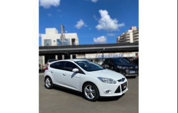 Ford Focus Hatch SE 2.0 16V PowerShift - Foto #4