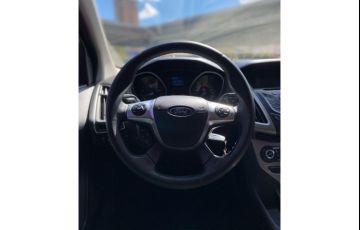 Ford Focus Hatch SE 2.0 16V PowerShift - Foto #9