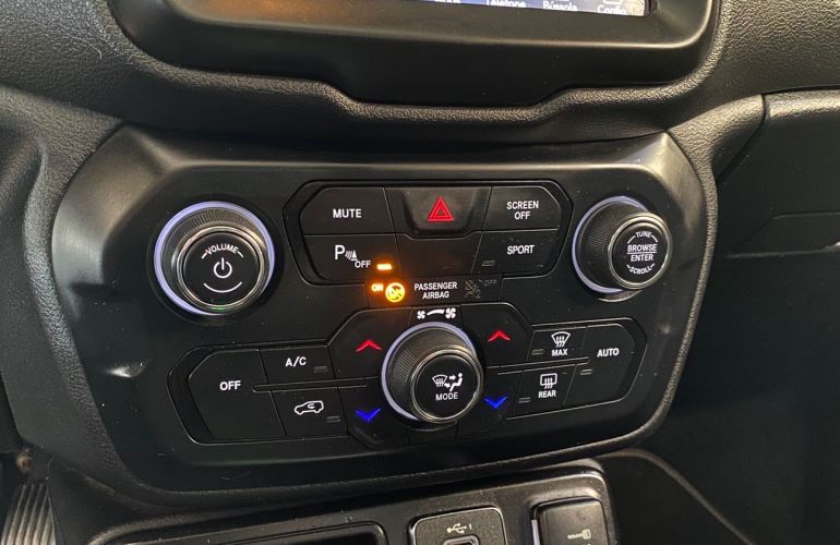 Jeep Renegade 1.8 16V Limited - Foto #3