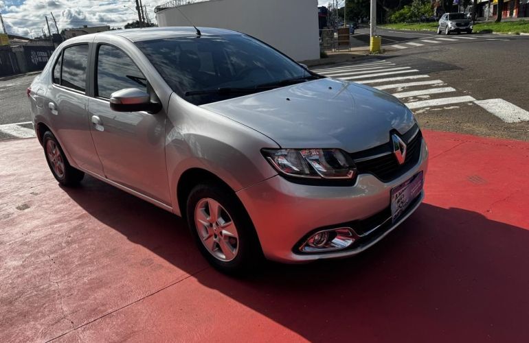 Renault Logan 1.6 Dynamique 8v - Foto #5