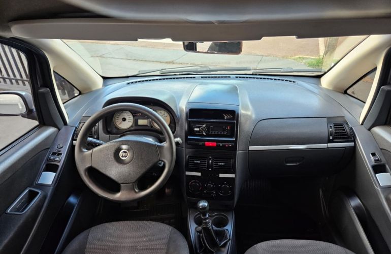 Fiat Idea ELX 1.4 (Flex) - Foto #3