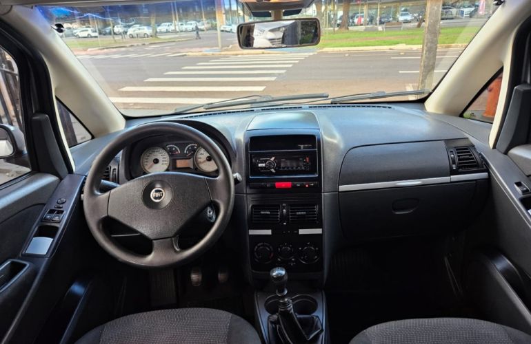 Fiat Idea ELX 1.4 (Flex) - Foto #10