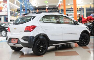 Chevrolet Onix 1.4 MPFi Activ 8v - Foto #2