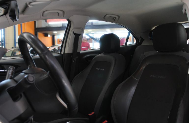 Chevrolet Onix 1.4 MPFi Activ 8v - Foto #9