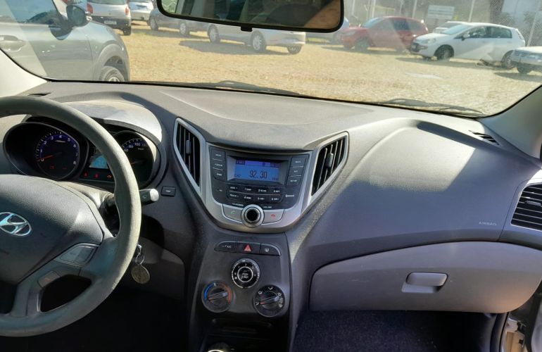 Hyundai HB20S 1.6 Comfort Plus - Foto #3