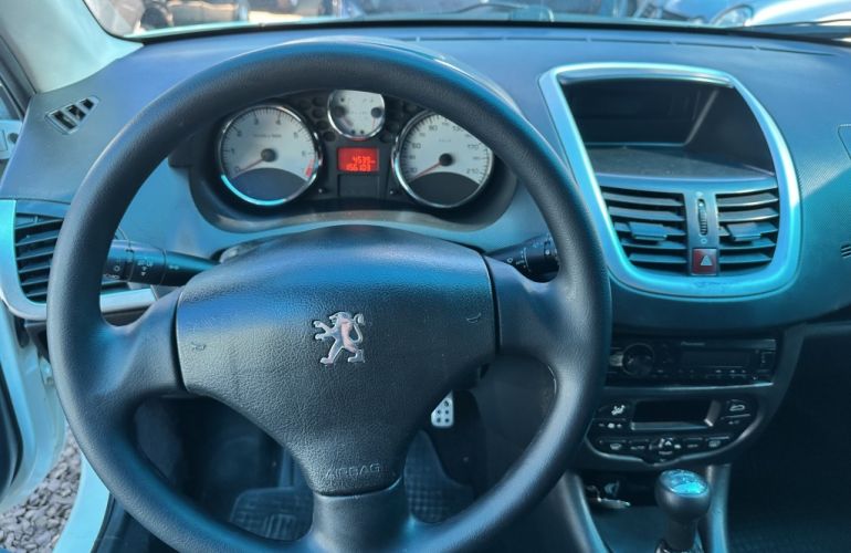 Peugeot 207 Hatch Quicksilver 1.6 (flex) - Foto #5