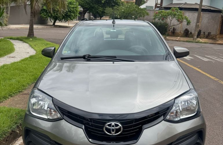 Toyota Etios 1.3 X 16v - Foto #1