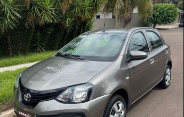 Toyota Etios 1.3 X 16v - Foto #2