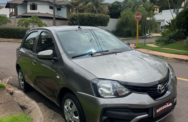 Toyota Etios 1.3 X 16v - Foto #3