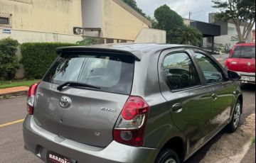 Toyota Etios 1.3 X 16v - Foto #7