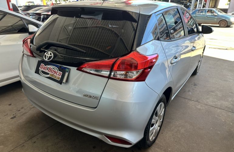 Toyota Yaris 1.3 XL Live - Foto #3