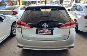 Toyota Yaris 1.3 XL Live - Foto #4
