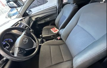 Toyota Yaris 1.3 XL Live - Foto #6