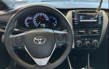 Toyota Yaris 1.3 XL Live - Foto #7