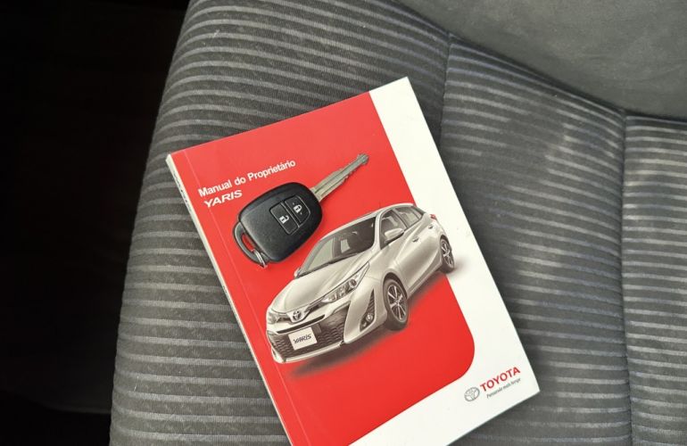 Toyota Yaris 1.3 XL Live - Foto #8