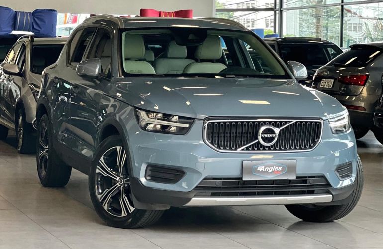 Volvo XC40 2.0 T5 Momentum AWD - Foto #1